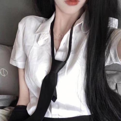 退婚后，大小姐又美又飒